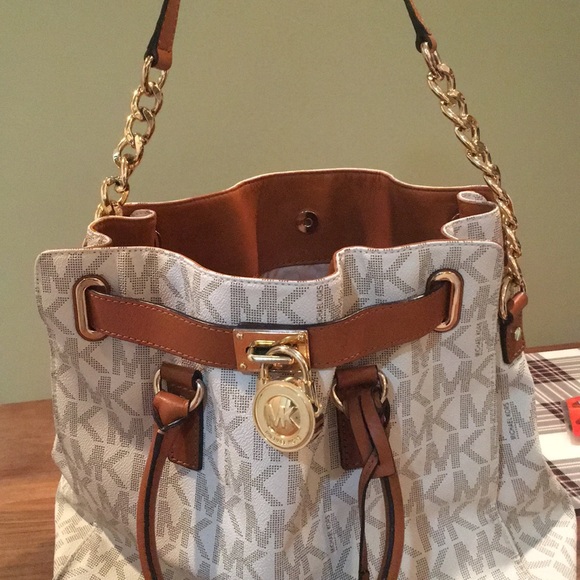 Michael Kors bag with matching wallet - Picture 4 of 7